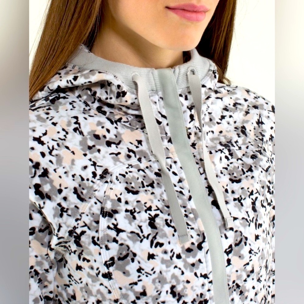 Lululemon Nice Asana Jacket Not So Petite Fleur Silver Spoon Grey size 6 - Picture 5 of 15